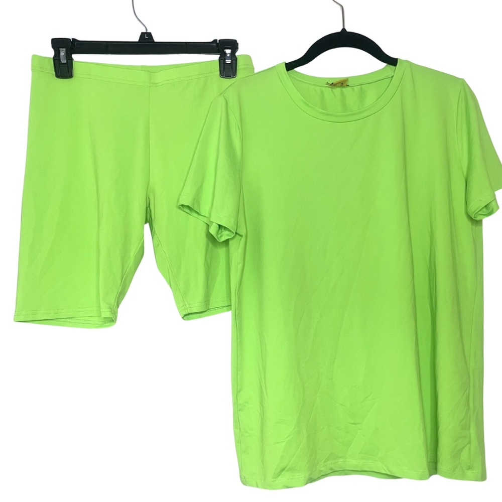 Daisy Neon Lime Performance Tee